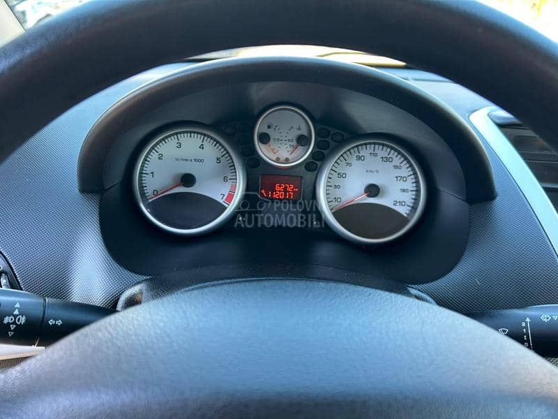 Peugeot 206 plus 1.1