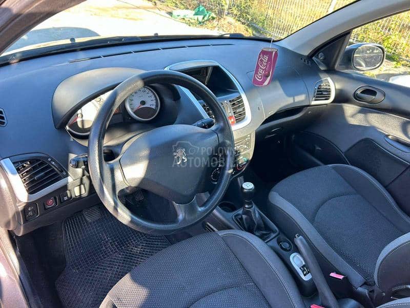 Peugeot 206 plus 1.1