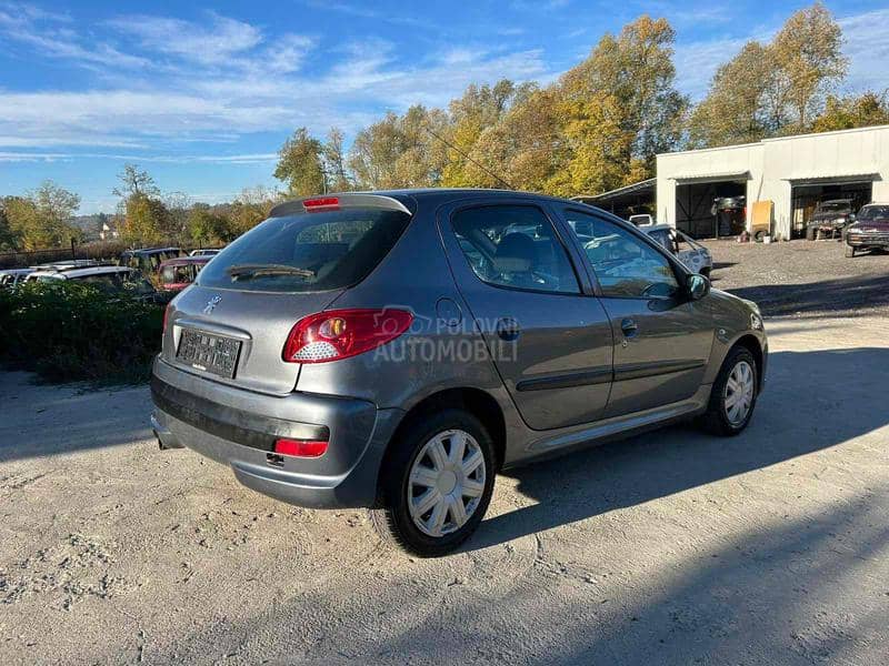 Peugeot 206 plus 1.1