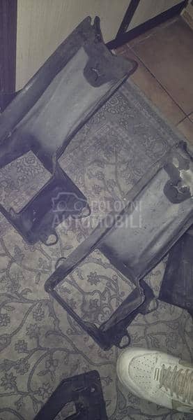 Farovi, hauba, amortizer...