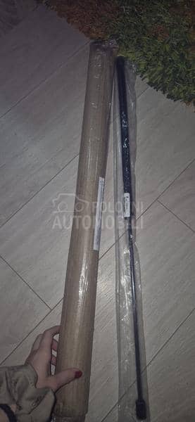 Farovi, hauba, amortizer...