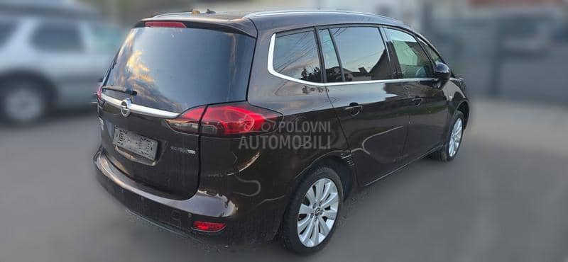 Opel Zafira Tourer 2012. god. -  kompletan auto u delovima