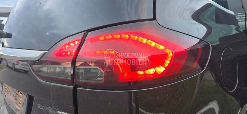 Opel Zafira Tourer 2012. god. -  kompletan auto u delovima