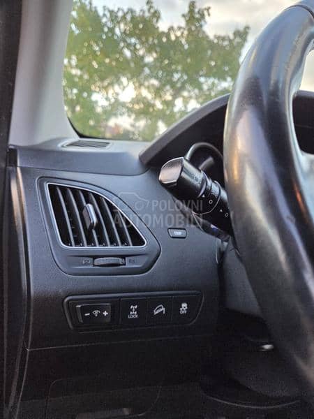 Hyundai ix35 4WD 2.0 136hp