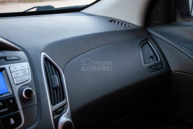 Hyundai ix35 4WD 2.0 136hp