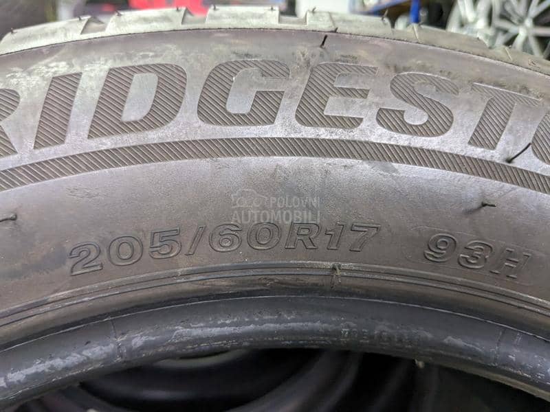 Bridgestone 205/60 R17 Zimska
