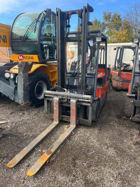 Toyota F30 vise kom. gledaj opis