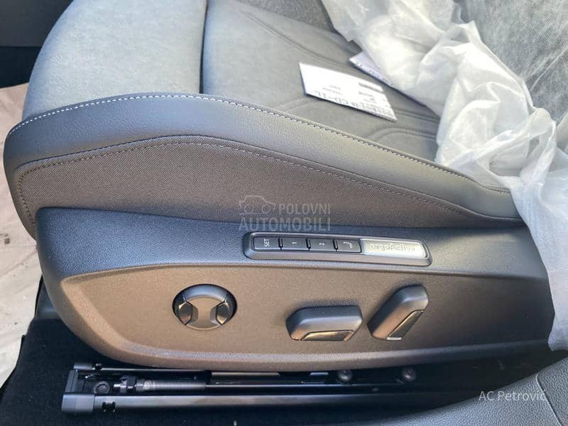 Volkswagen Golf 8 STYLE 1.5 TSI DSG