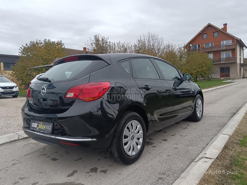 Opel Astra J 1.6 b