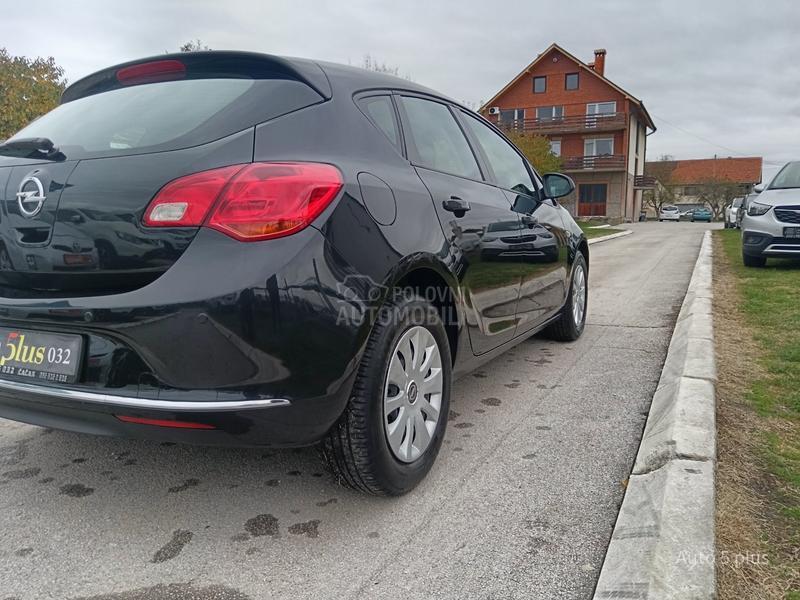 Opel Astra J 1.6 b