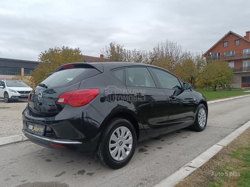 Opel Astra J 1.6 b