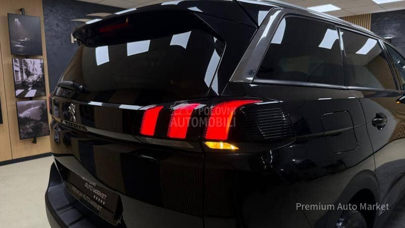 Peugeot 5008 //1.2PURETECH//KAM