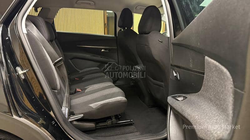 Peugeot 5008 //1.2PURETECH//KAM