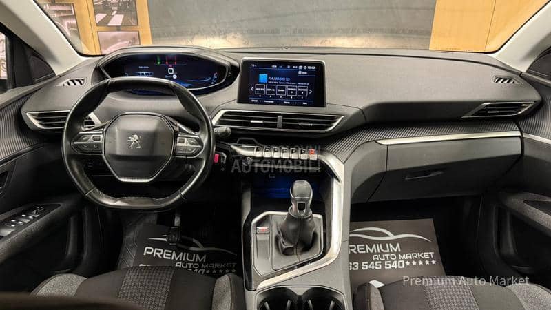 Peugeot 5008 //1.2PURETECH//KAM