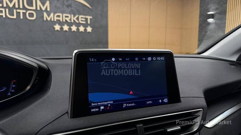 Peugeot 5008 //1.2PURETECH//KAM