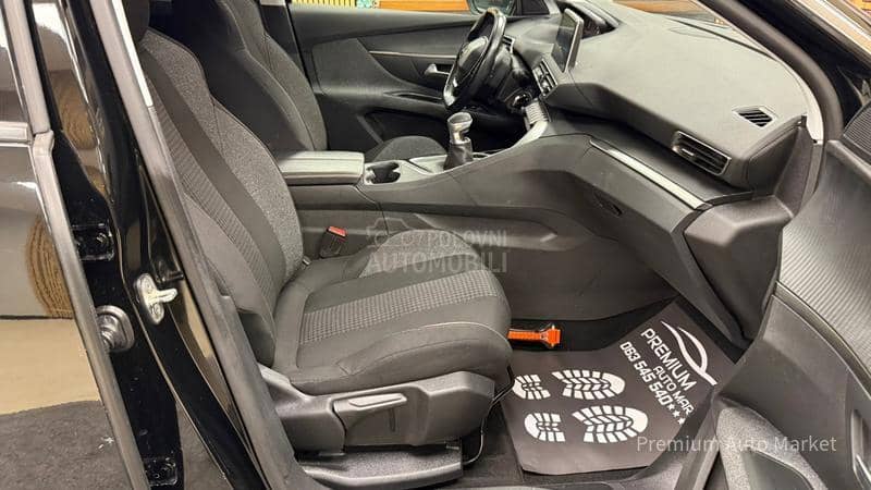 Peugeot 5008 //1.2PURETECH//KAM