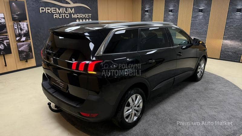 Peugeot 5008 //1.2PURETECH//KAM