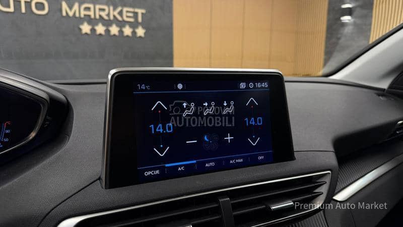 Peugeot 5008 //1.2PURETECH//KAM