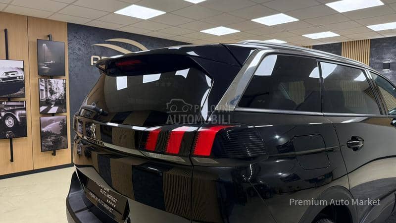 Peugeot 5008 //1.2PURETECH//KAM