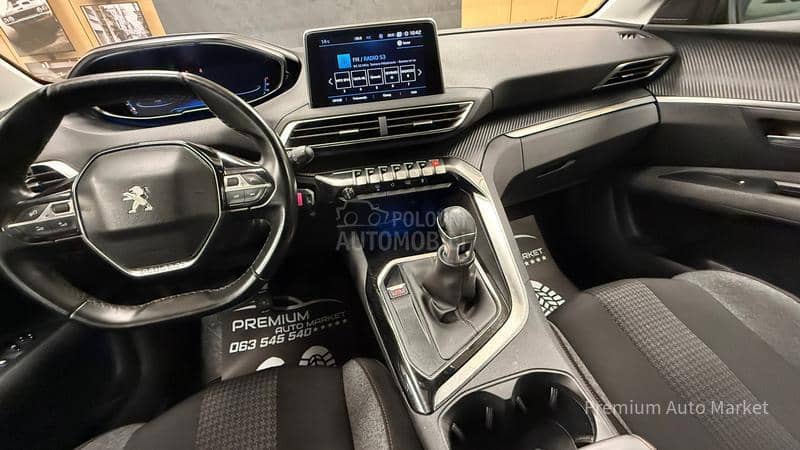 Peugeot 5008 //1.2PURETECH//KAM