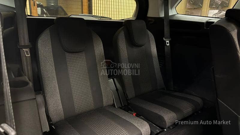 Peugeot 5008 //1.2PURETECH//KAM