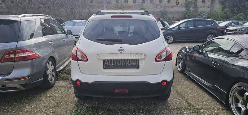 Nissan Qashqai + 2 7  s  ed i sta
