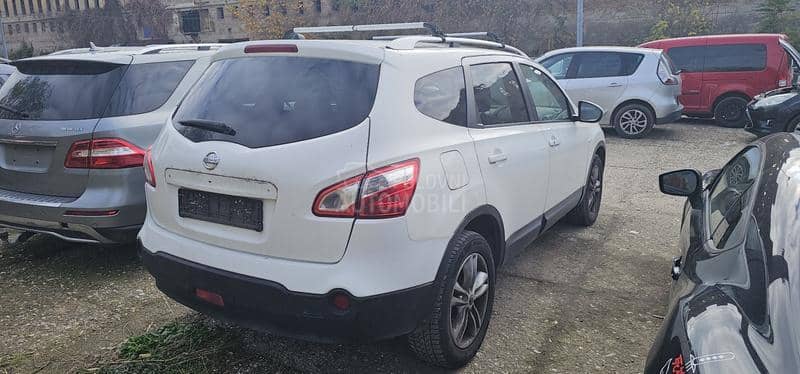 Nissan Qashqai + 2 7  s  ed i sta