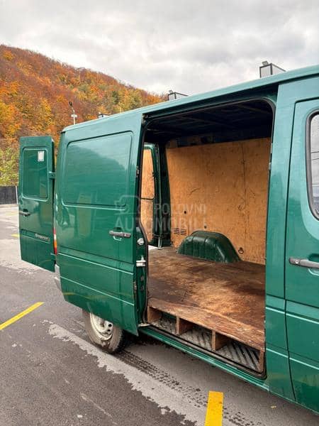 Mercedes Benz Sprinter 208