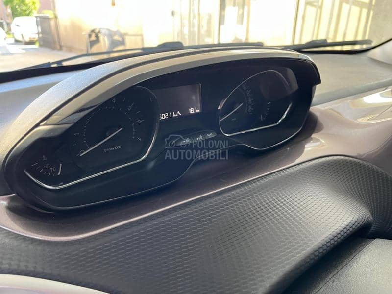 Peugeot 2008 1.2 VTI