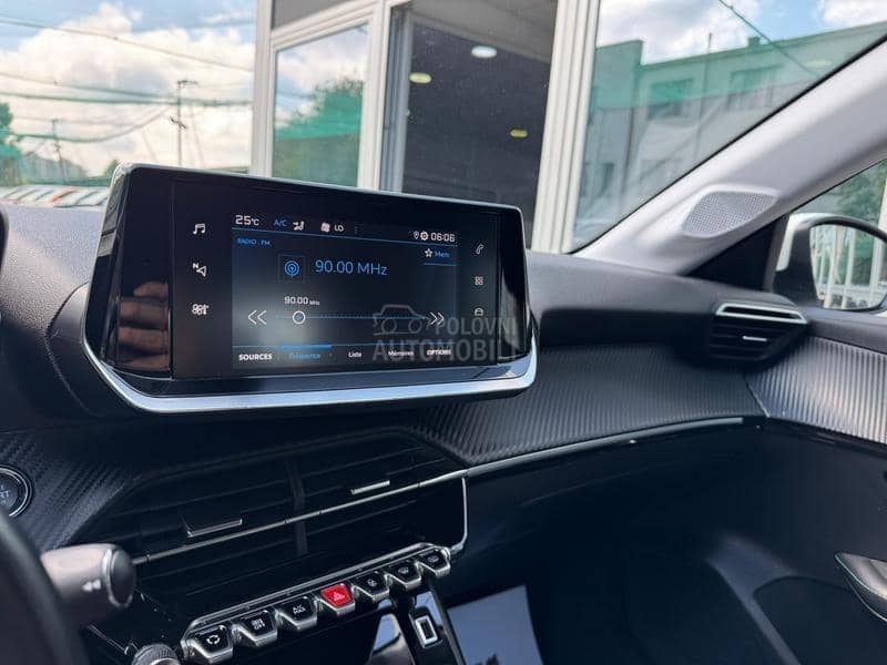 Peugeot 208 1.2 b Allure