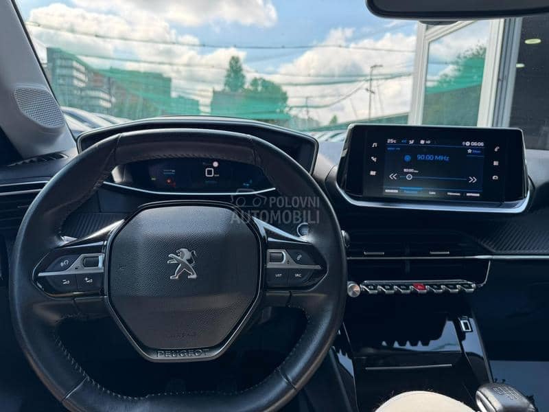 Peugeot 208 1.2 b Allure