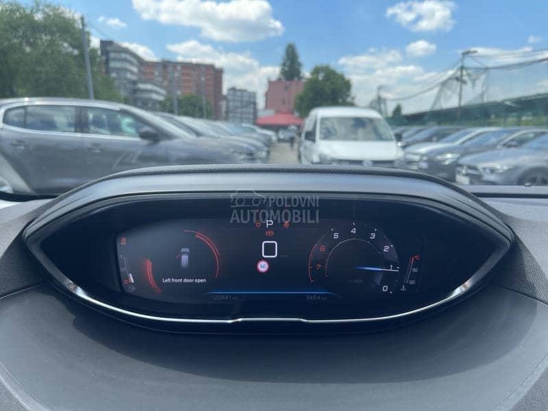 Peugeot 3008 1.2 B Autom