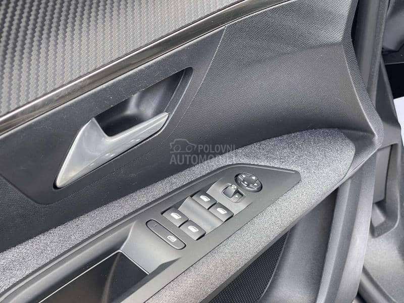 Peugeot 3008 1.2 B Autom