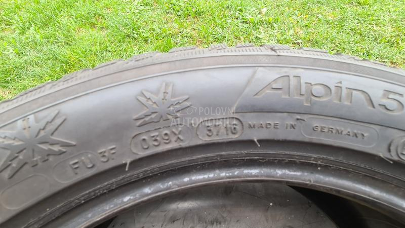 Michelin 215/55 R17 Zimska