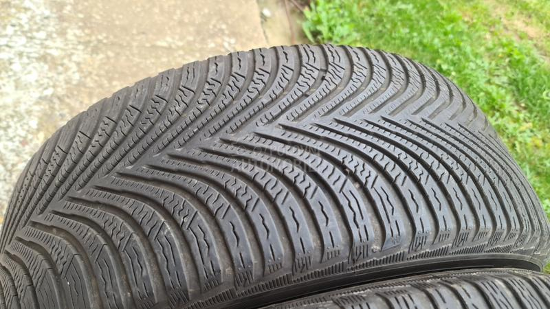 Michelin 215/55 R17 Zimska