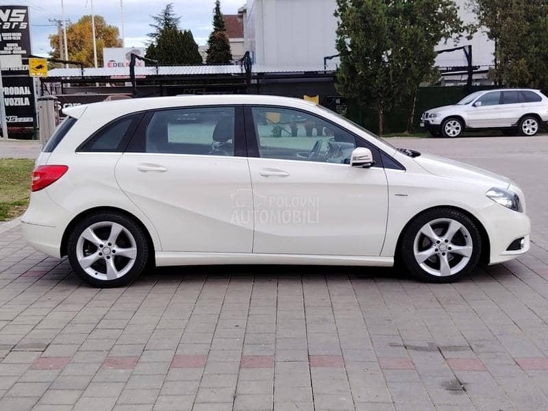 Mercedes Benz B 200 B-200