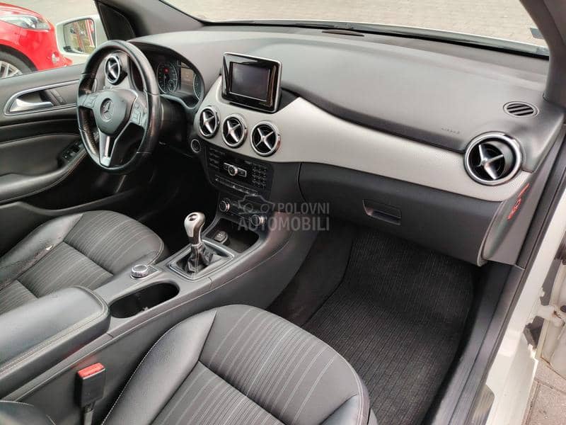 Mercedes Benz B 200 B-200