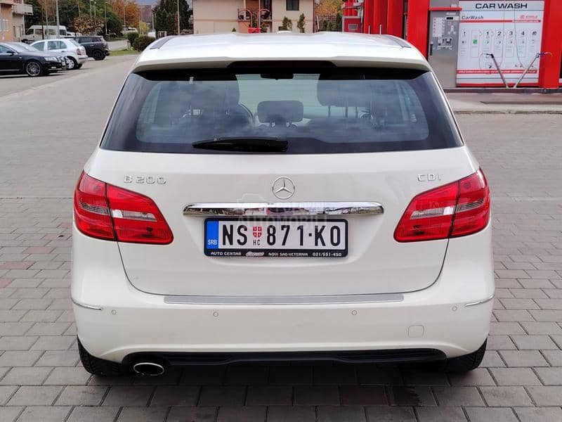 Mercedes Benz B 200 B-200