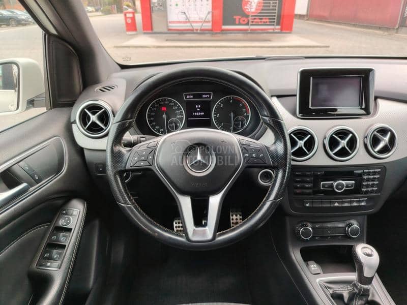 Mercedes Benz B 200 B-200