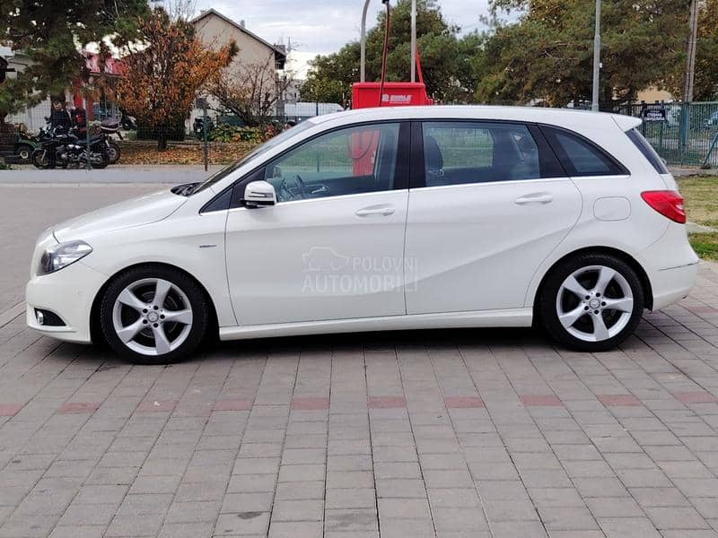 Mercedes Benz B 200 B-200