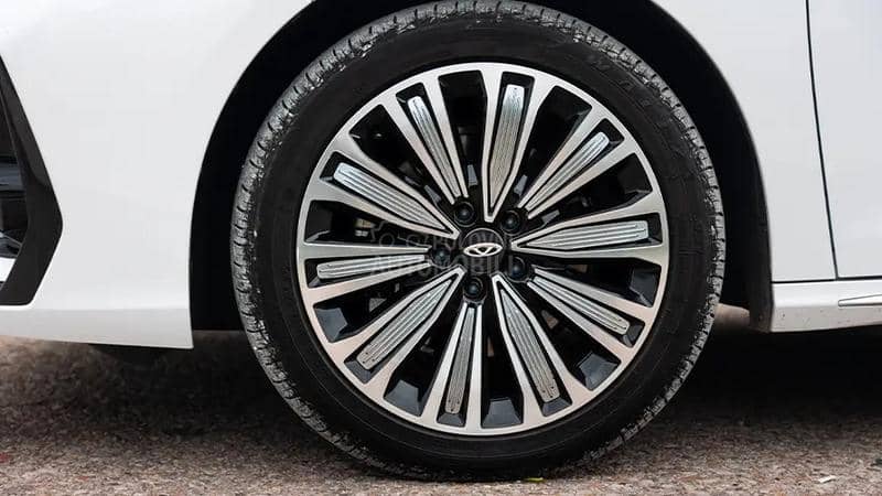 Chery Arrizo 8 1.5 PHEV NOBLE