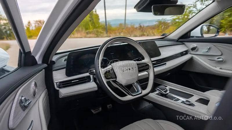 Chery Arrizo 8 1.5 PHEV NOBLE