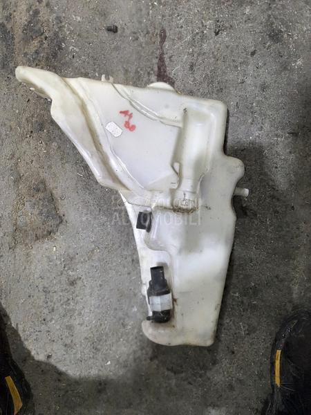 Posuda tecnost brisaca