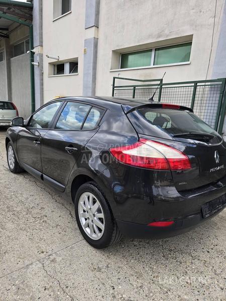 Renault Megane 1.6 b 5 vrat a
