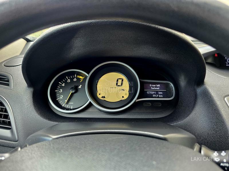 Renault Megane 1.6 b 5 vrat a