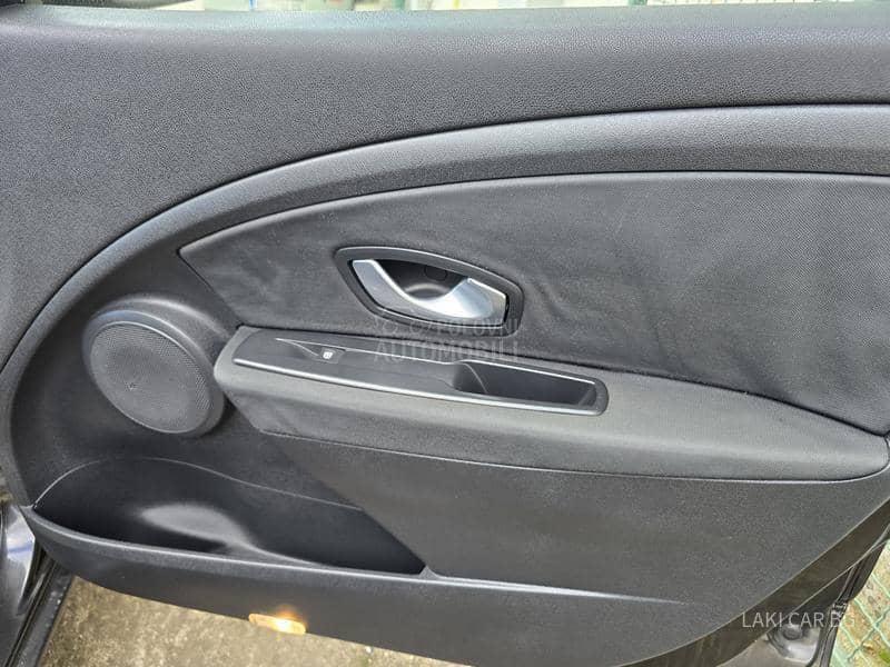 Renault Megane 1.6 b 5 vrat a