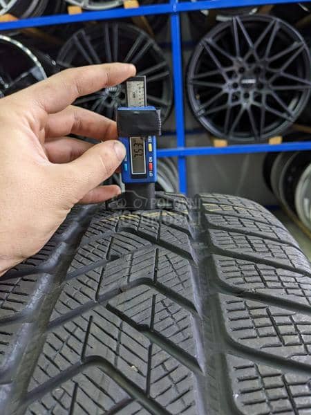 Pirelli 275/45 R20 Zimska