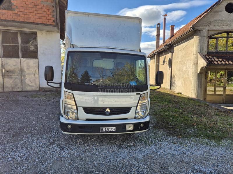 Renault Maxity sa rampom