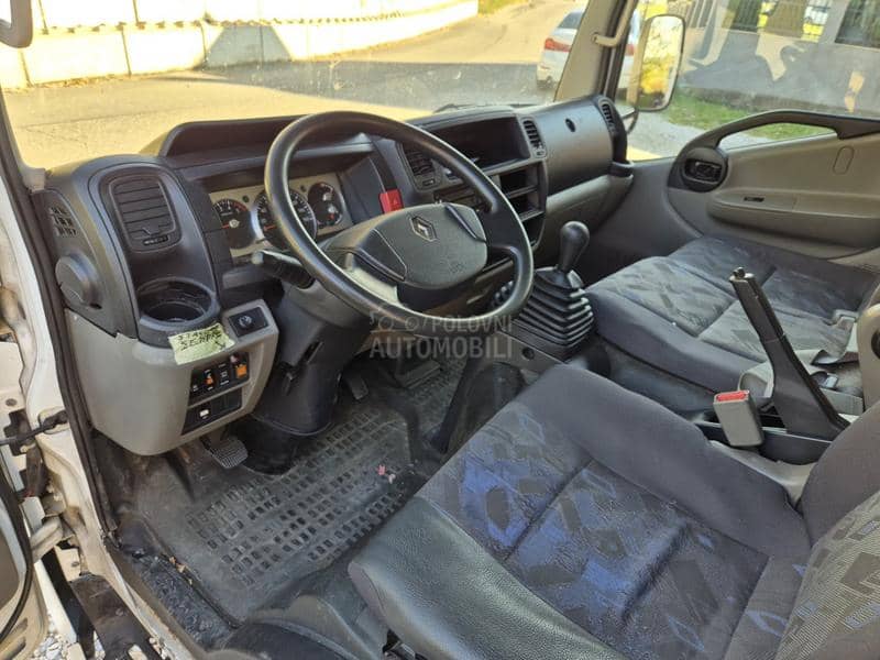 Renault Maxity sa rampom