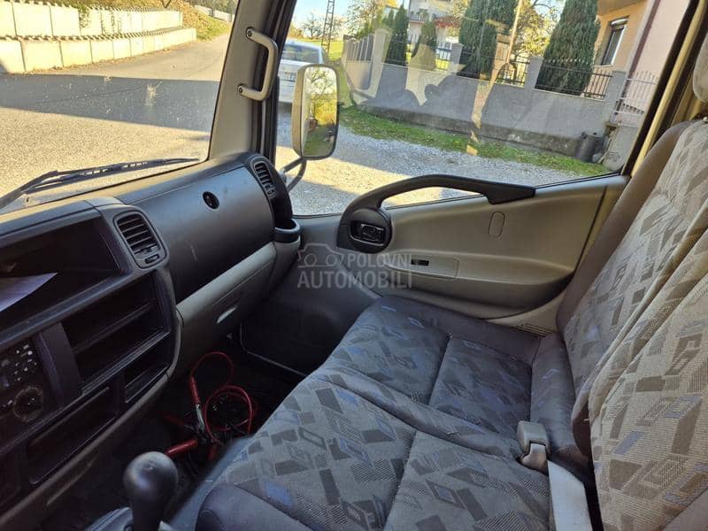 Renault Maxity sa rampom